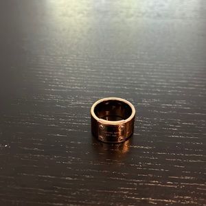 Michael Kors est1981 ring
